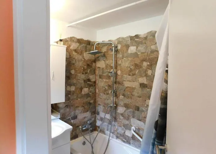 Charming Kestenovi Dvori- 1 Bedroom A4 アパート *